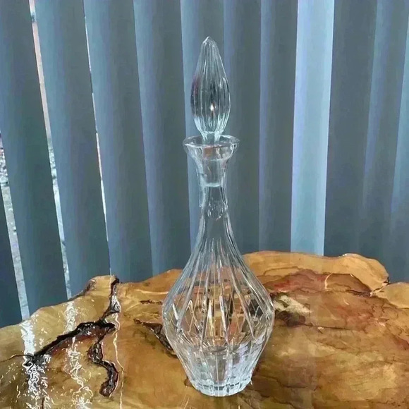 Lead Crystal Whisky Decanter Vintage 16" With Pointy Tip Stripped Rectangle
Desi - Picture 2 of 16